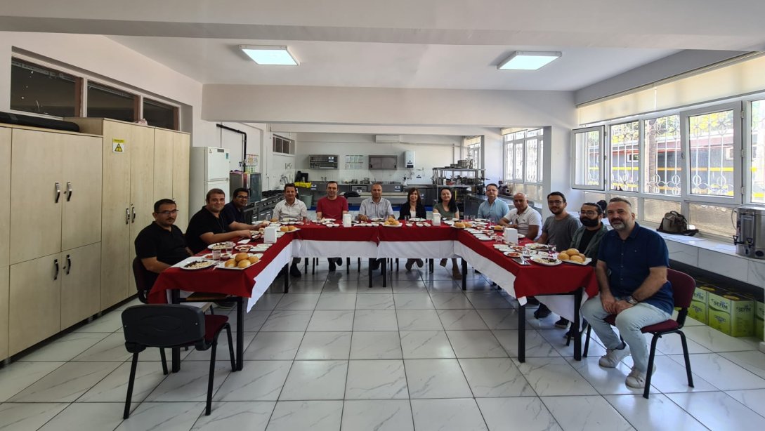 İlçe Koordinatörleri toplantısı Akdeniz Çamlıbel Mesleki ve Teknik Anadolu Lisesinde gerçekleşti.